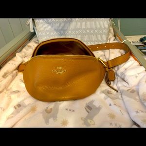 Coach Belt Bag / Fanny Pack - Light Saddle - NWT